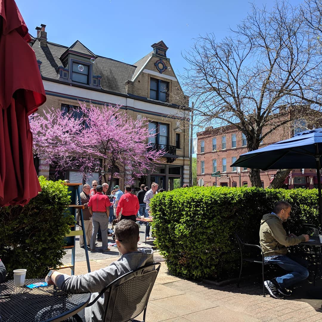 Spring in Compton Heights… And coffee… #citylife #stlouis