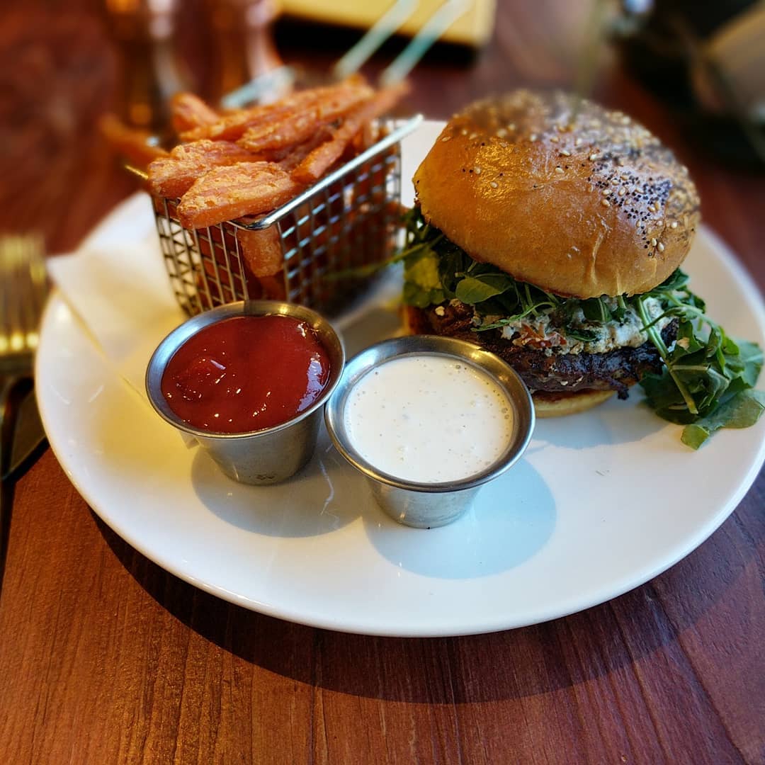 To my faithful followers expecting #foodporn I am sorry to disappoint during this trip. I have but one picture of a really delicious lamb burger at Sandy’s Pub in Squaw Valley, California. Definitely worth ordering… Delicious!