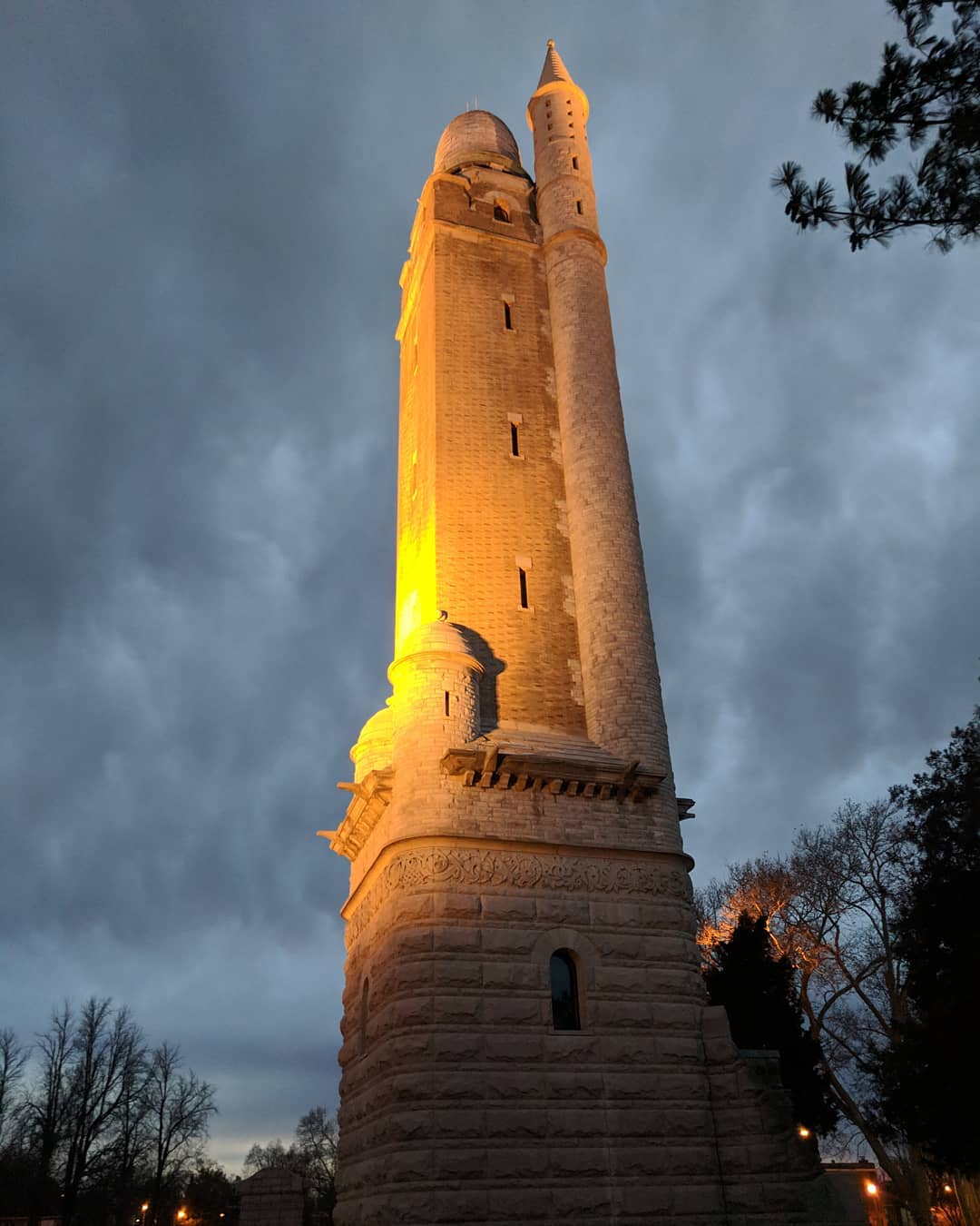 Compton Water Tower in #stlouis. Taken last night while walking Loki with an angry sky… #citylife