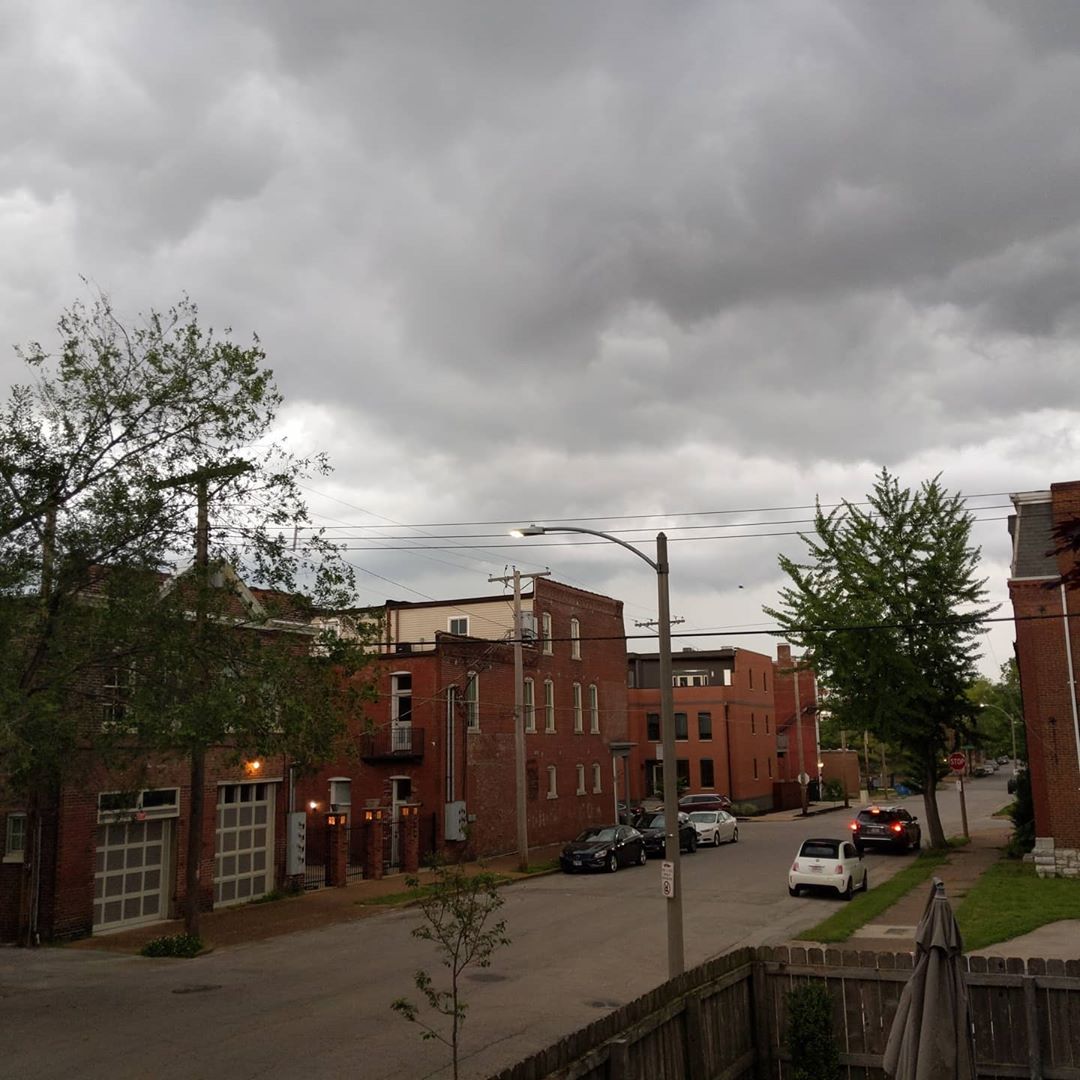 It wouldn’t be memorial day weekend without some rain… #citylife #stlouis