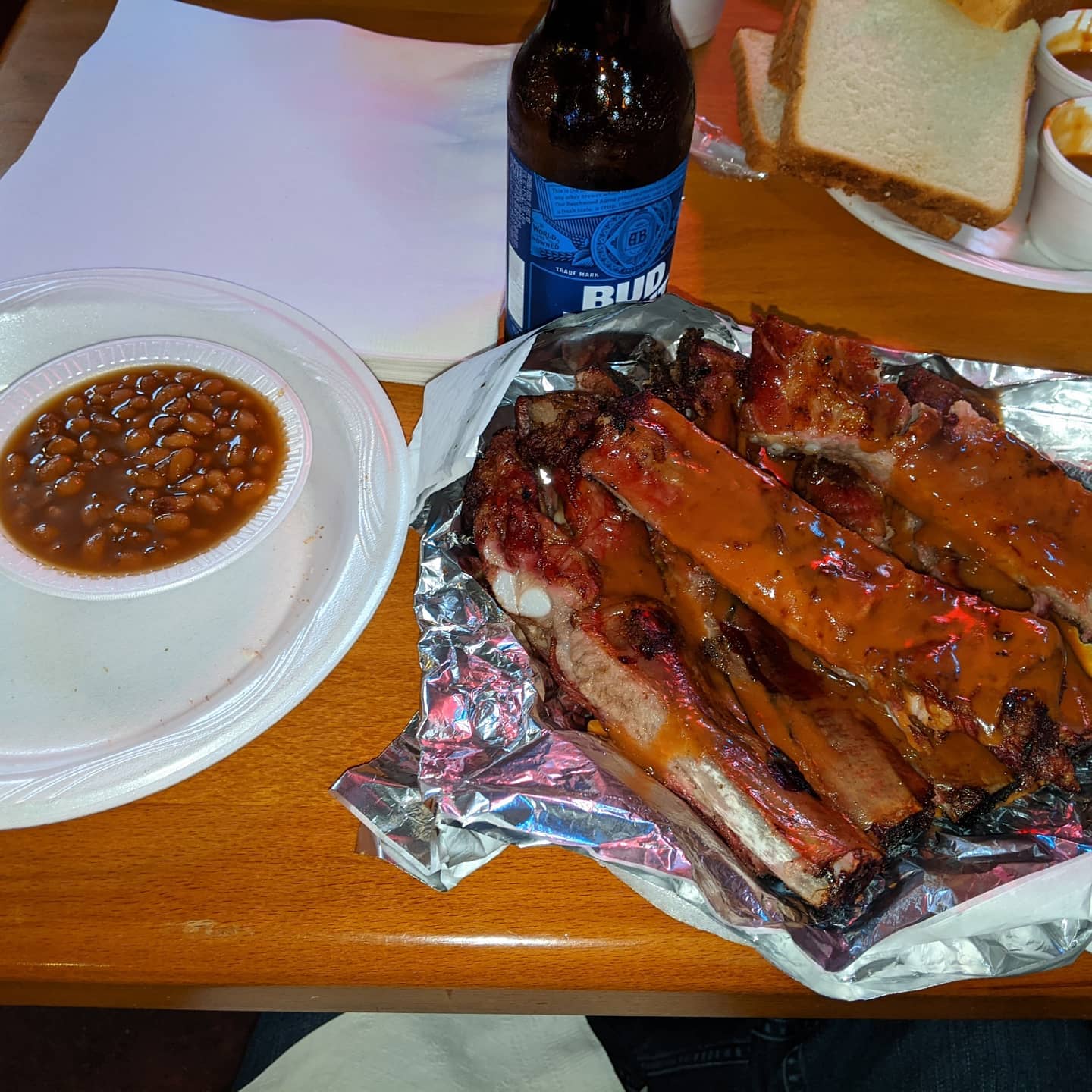 The menu is really short... Ribs or sausage and a side. Oh and dessert. But I couldn't visit Tuscaloosa without a trip to #dreamlandbbq . Freaking delicious #foodporn #travel