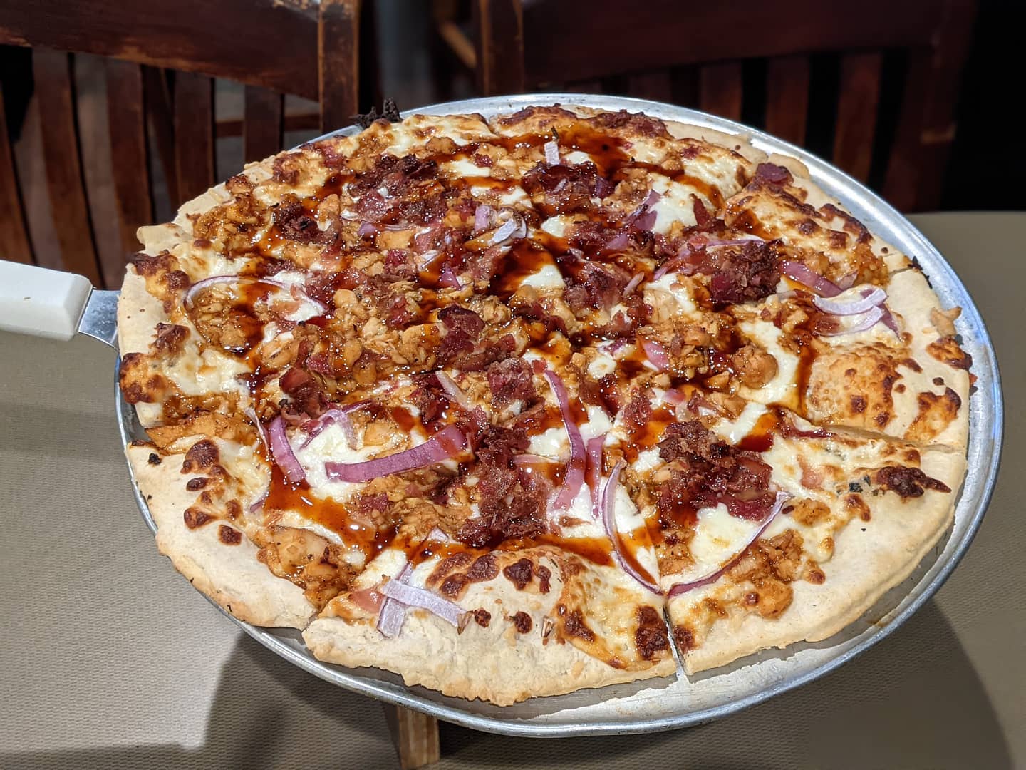 #foodporn tonight in #detroit is a Bianca BBQ Chicken pizza (no red sauce) from #pizzapapalis in Taylor. Omg this is good pizza!!!