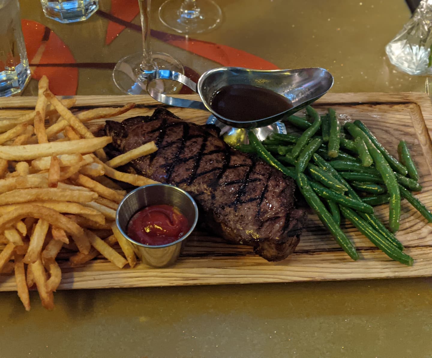 Who knew steak and chips could look so delightful #foodporn #frazersgoodeats #stlouis #citylife