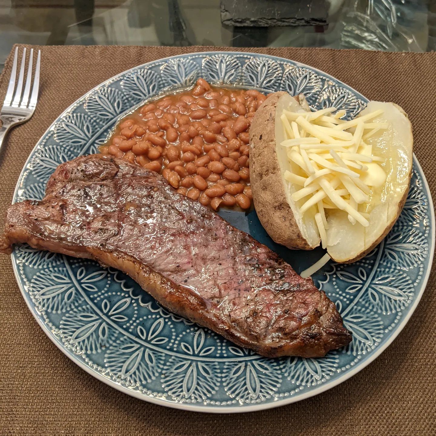 There's something wonderfully weird yet cathartic about firing up the grill in January... More homemade #foodporn